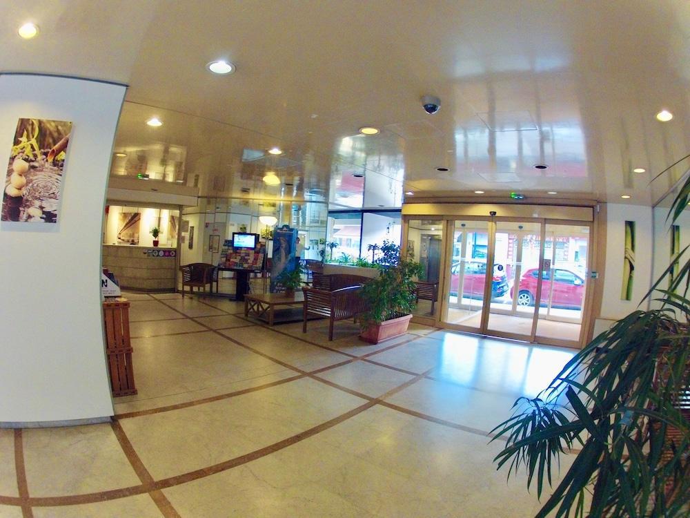 Residence Couleurs Soleil, Juan Les Pins 昂蒂布 外观 照片